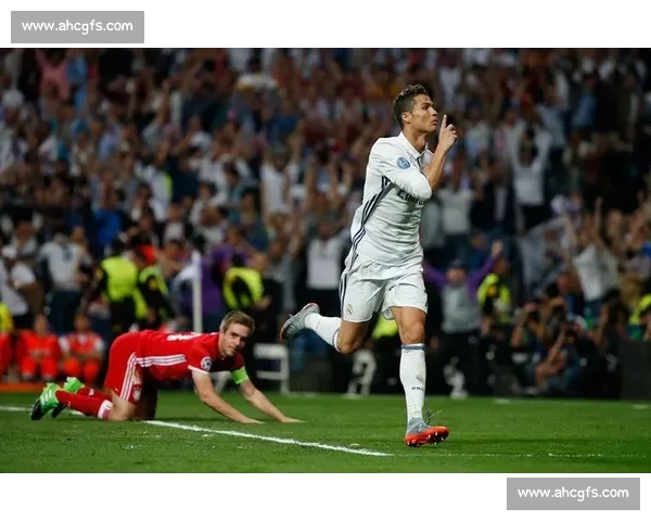 皇马逆转拜仁晋级欧冠四强 C罗上演惊世帽子戏法成焦点